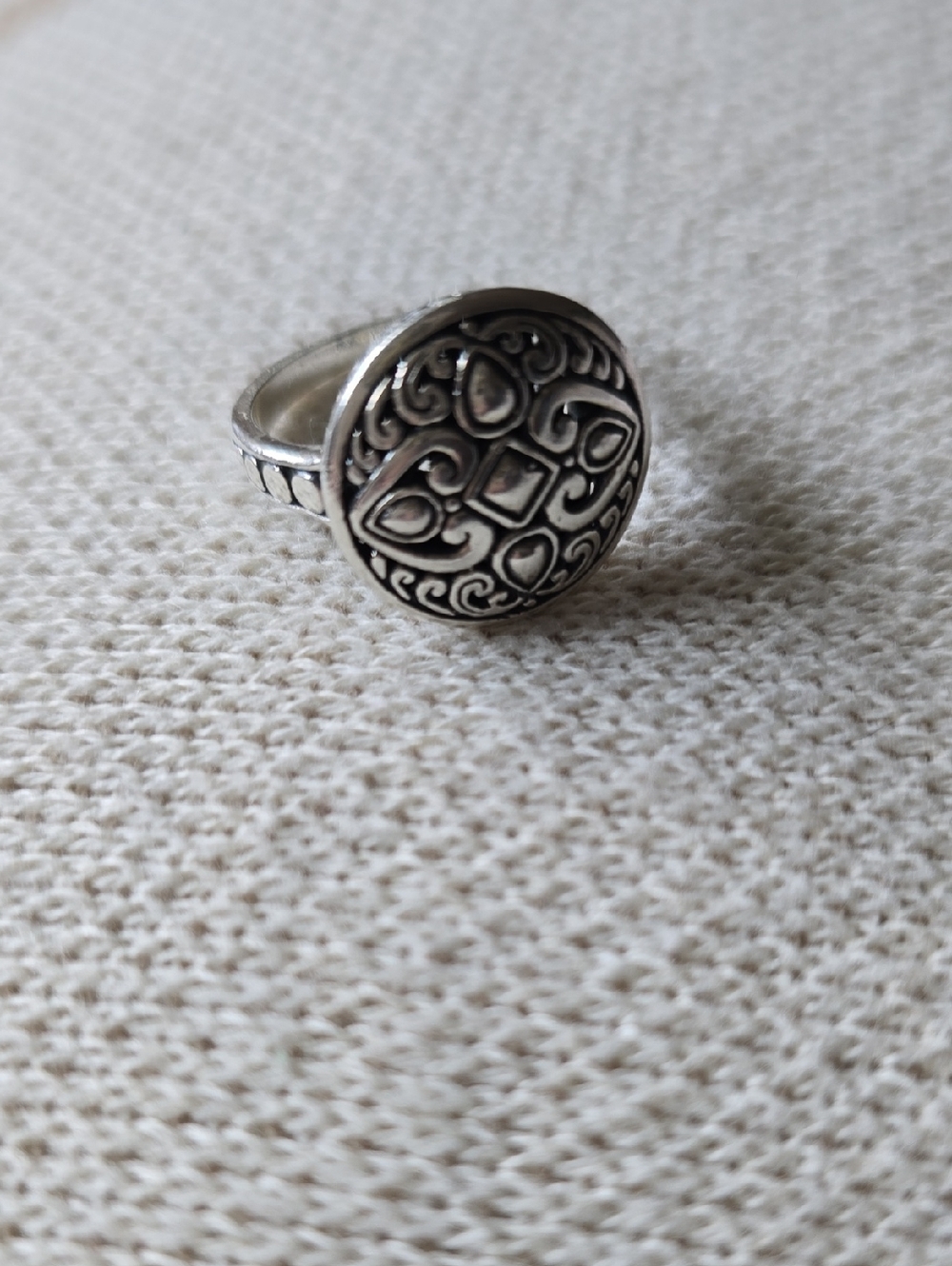 Sterling Silver Filigree Round Statement Ring - Sterling Silver
